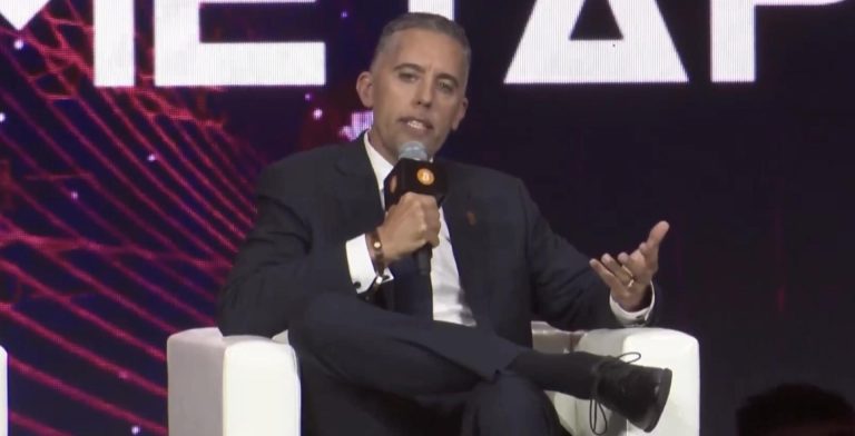 Strive propone venta de acciones preferentes de $150 millones para pagar deuda y comprar bitcoin