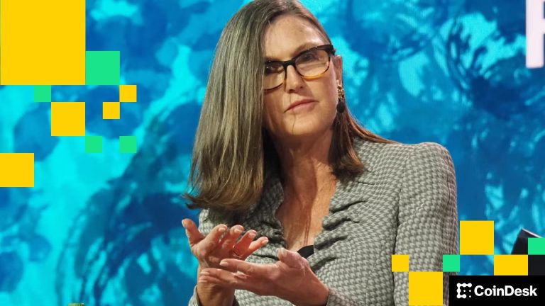 Ark Invest adquiere $18 millones en acciones cripto, incluyendo su décima compra de Bullish (BLSH) consecutiva.