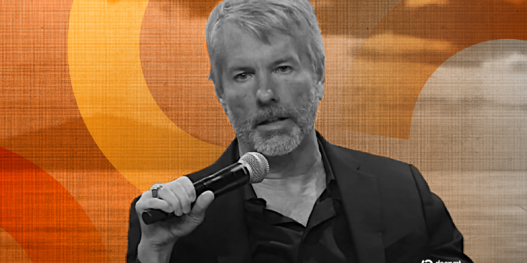 Bitcoin Estrategia: Pérdida de $12.4 mil millones en Q4 y acciones de MSTR en mínimo de 18 meses