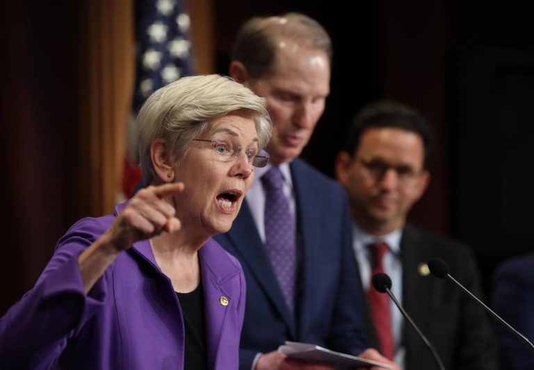 Elizabeth Warren alerta sobre el trato cripto del 'jeque espía' de Trump