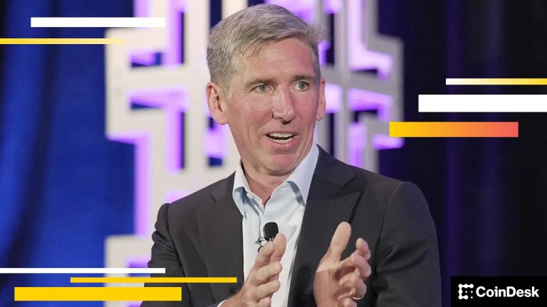 Analistas opinan sobre la predicción de 1 millón de dólares en bitcoin de Matt Hougan, CIO de Bitwise