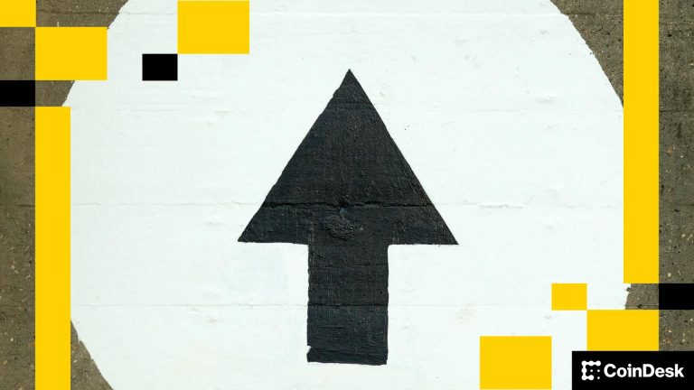 COIN y MSTR lideran ganancias con Bitcoin superando los $70,000