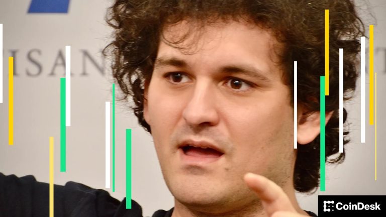 El pasado político de Sam Bankman-Fried impulsa a PAC de IA a atacar al legislador de NY, Bores
