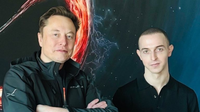 Elon Musk's X contrata líder de diseño experto en cripto mientras avanza en X Money