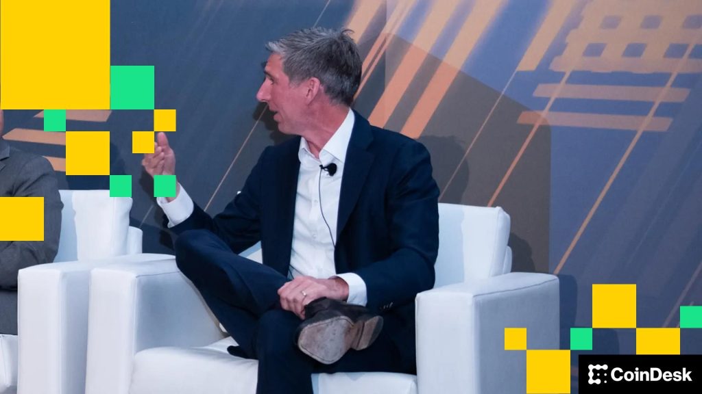 Inversores institucionales se mantienen firmes ante la caída del bitcoin, asegura Matt Hougan de Bitwise