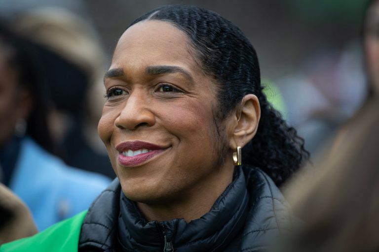 Stratton gana la primaria del Senado en Illinois, derrota a Krishnamoorthi respaldado por criptomonedas