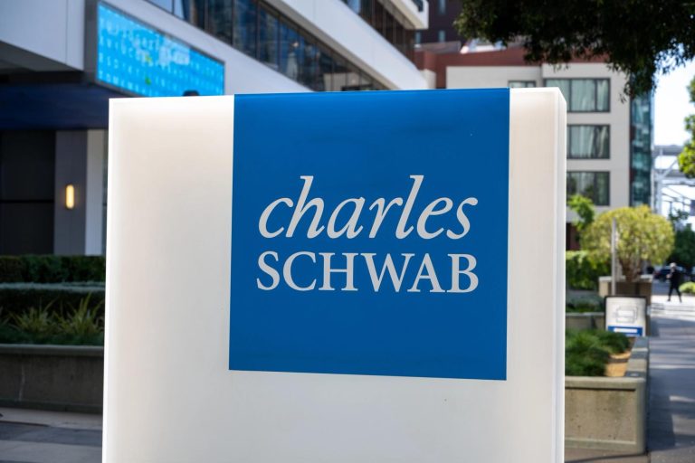Tu estrategia cripto debe basarse en cuánto dolor puedes soportar, no en cuánto ganarás, revela Schwab.